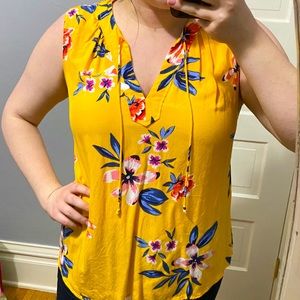 Bright & Fun Yellow Hawaiian OLD NAVY Blouse 🌺